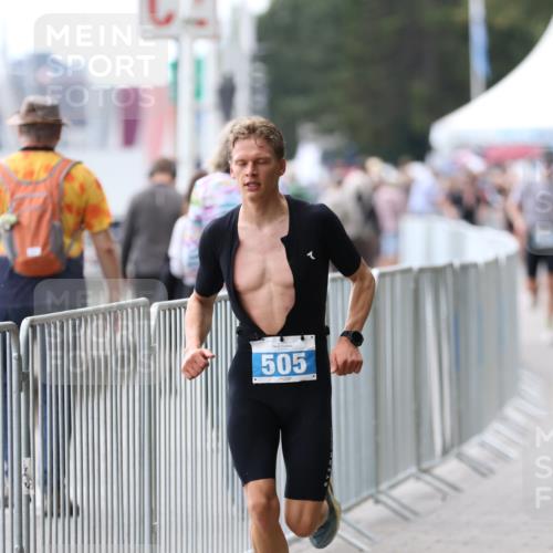 16.08.2026 - KN Förde Triathlon 2026 Antke Förster http://msf.ph/oto/9998608 16.08.2026 13:28:33 Laufen  meine-sportfotos.de
