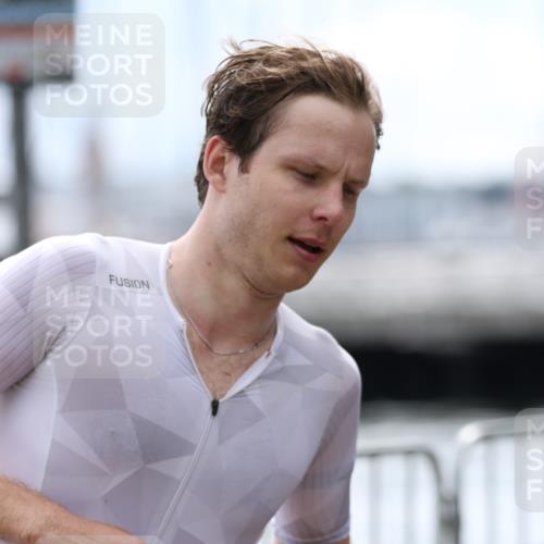 16.08.2026 - KN Förde Triathlon 2026 Antke Förster http://msf.ph/oto/9998643 16.08.2026 13:29:20 Laufen  meine-sportfotos.de