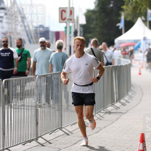 16.08.2026 - KN Förde Triathlon 2026 Antke Förster http://msf.ph/oto/9998668 16.08.2026 13:30:07 Laufen  meine-sportfotos.de