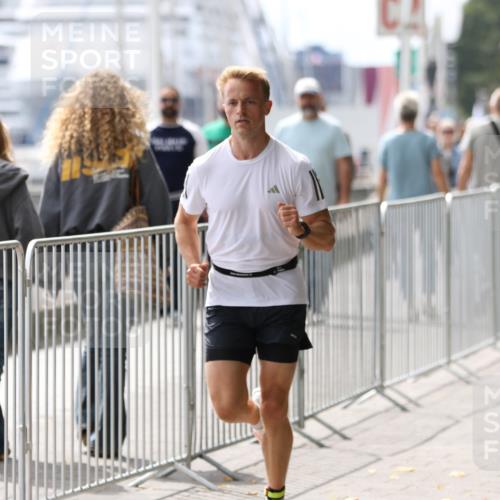 16.08.2026 - KN Förde Triathlon 2026 Antke Förster http://msf.ph/oto/9998671 16.08.2026 13:30:07 Laufen  meine-sportfotos.de