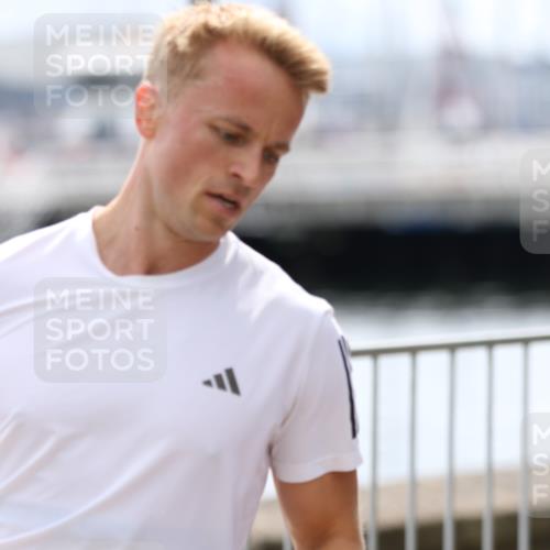 16.08.2026 - KN Förde Triathlon 2026 Antke Förster http://msf.ph/oto/9998674 16.08.2026 13:30:10 Laufen  meine-sportfotos.de