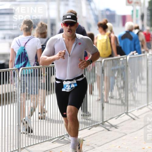 16.08.2026 - KN Förde Triathlon 2026 Antke Förster http://msf.ph/oto/9998678 16.08.2026 13:30:40 Laufen  meine-sportfotos.de