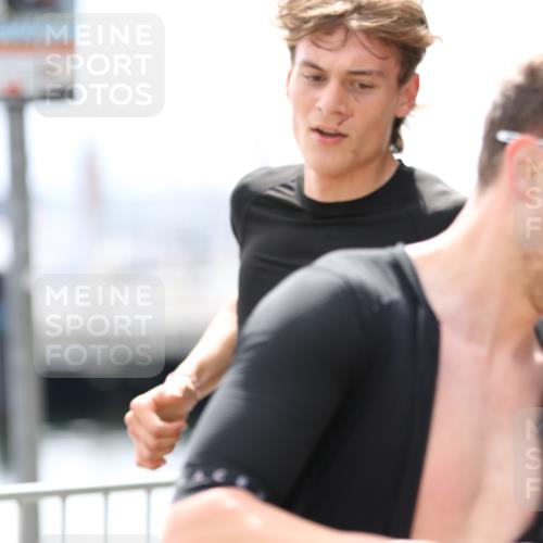 16.08.2026 - KN Förde Triathlon 2026 Antke Förster http://msf.ph/oto/9998696 16.08.2026 13:30:58 Laufen  meine-sportfotos.de