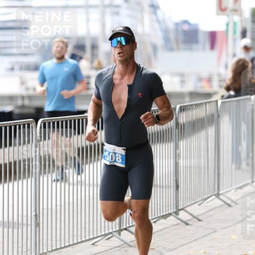 16.08.2026 - KN Förde Triathlon 2026 Antke Förster http://msf.ph/oto/9998729 16.08.2026 13:31:51 Laufen  meine-sportfotos.de