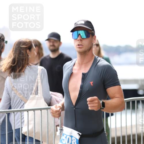 16.08.2026 - KN Förde Triathlon 2026 Antke Förster http://msf.ph/oto/9998730 16.08.2026 13:31:53 Laufen  meine-sportfotos.de