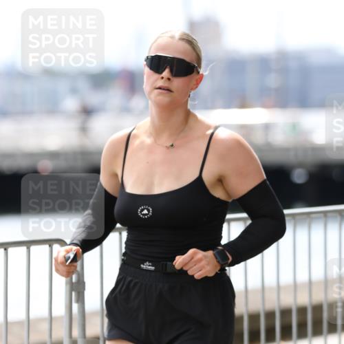 16.08.2026 - KN Förde Triathlon 2026 Antke Förster http://msf.ph/oto/9998756 16.08.2026 13:32:38 Laufen  meine-sportfotos.de