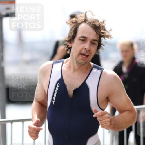 16.08.2026 - KN Förde Triathlon 2026 Antke Förster http://msf.ph/oto/9998775 16.08.2026 13:33:00 Laufen  meine-sportfotos.de