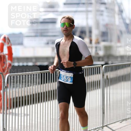16.08.2026 - KN Förde Triathlon 2026 Antke Förster http://msf.ph/oto/9998790 16.08.2026 13:33:19 Laufen  meine-sportfotos.de