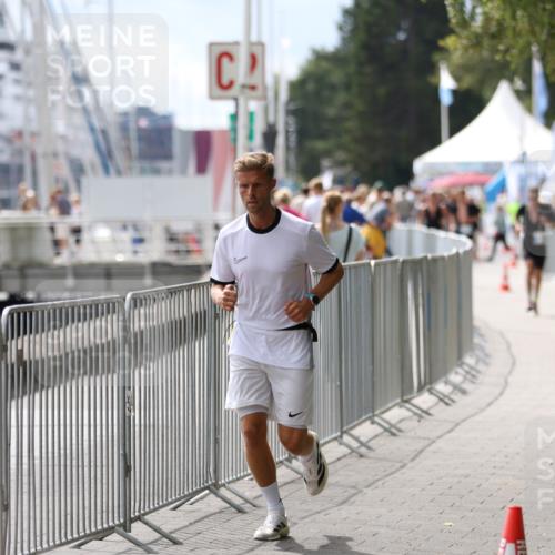 16.08.2026 - KN Förde Triathlon 2026 Antke Förster http://msf.ph/oto/9998838 16.08.2026 13:34:52 Laufen  meine-sportfotos.de