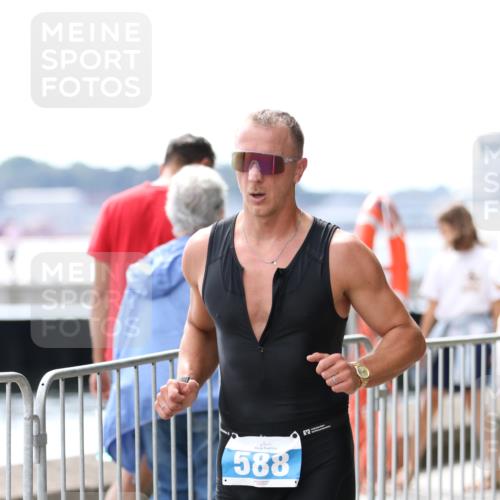 16.08.2026 - KN Förde Triathlon 2026 Antke Förster http://msf.ph/oto/9998861 16.08.2026 13:35:17 Laufen  meine-sportfotos.de