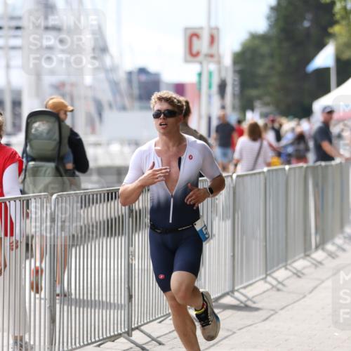 16.08.2026 - KN Förde Triathlon 2026 Antke Förster http://msf.ph/oto/9998930 16.08.2026 13:36:45 Laufen  meine-sportfotos.de