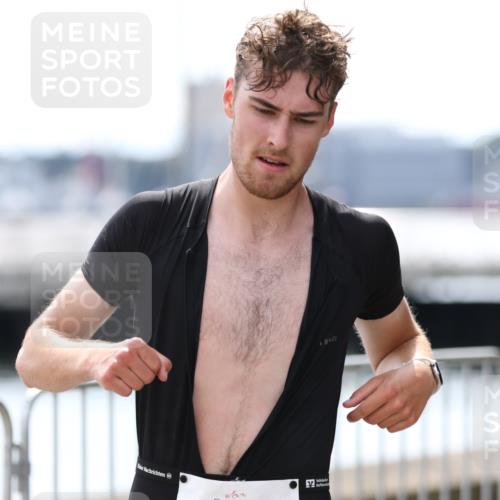 16.08.2026 - KN Förde Triathlon 2026 Antke Förster http://msf.ph/oto/9998942 16.08.2026 13:37:03 Laufen  meine-sportfotos.de