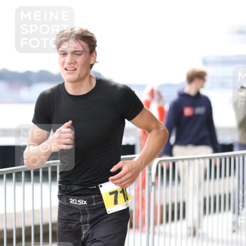 16.08.2026 - KN Förde Triathlon 2026 Antke Förster http://msf.ph/oto/9998999 16.08.2026 13:38:17 Laufen  meine-sportfotos.de