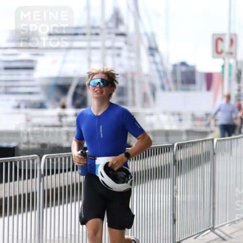 16.08.2026 - KN Förde Triathlon 2026 Antke Förster http://msf.ph/oto/9999006 16.08.2026 13:38:23 Laufen  meine-sportfotos.de