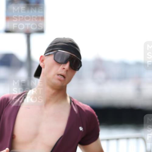 16.08.2026 - KN Förde Triathlon 2026 Antke Förster http://msf.ph/oto/9999035 16.08.2026 13:38:46 Laufen  meine-sportfotos.de