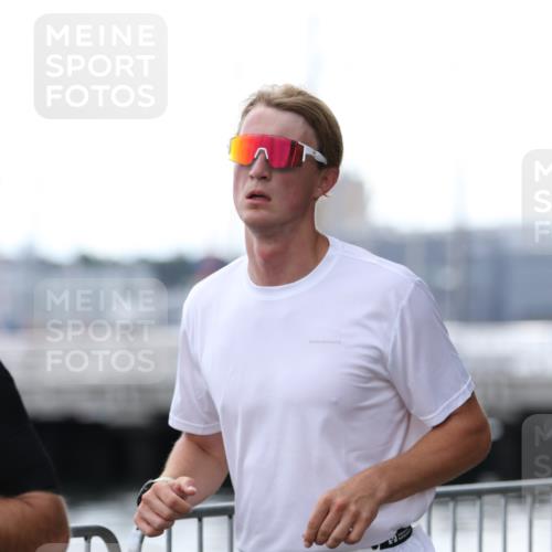 16.08.2026 - KN Förde Triathlon 2026 Antke Förster http://msf.ph/oto/9999068 16.08.2026 13:39:19 Laufen  meine-sportfotos.de