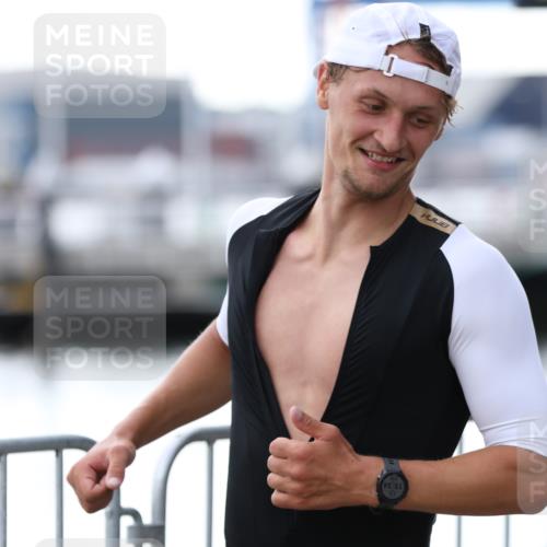 16.08.2026 - KN Förde Triathlon 2026 Antke Förster http://msf.ph/oto/9999076 16.08.2026 13:39:38 Laufen  meine-sportfotos.de