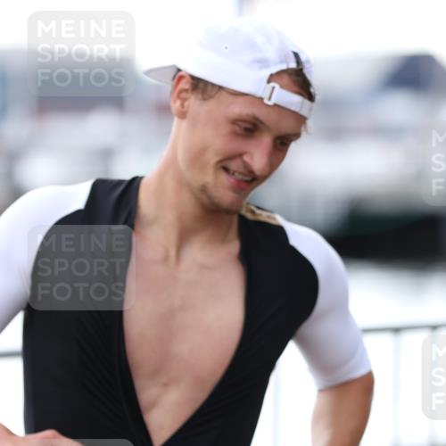 16.08.2026 - KN Förde Triathlon 2026 Antke Förster http://msf.ph/oto/9999078 16.08.2026 13:39:39 Laufen  meine-sportfotos.de