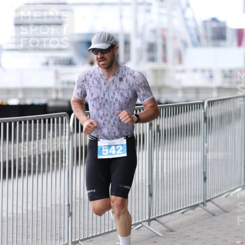 16.08.2026 - KN Förde Triathlon 2026 Antke Förster http://msf.ph/oto/9999079 16.08.2026 13:39:43 Laufen  meine-sportfotos.de