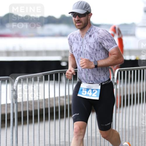16.08.2026 - KN Förde Triathlon 2026 Antke Förster http://msf.ph/oto/9999081 16.08.2026 13:39:44 Laufen  meine-sportfotos.de