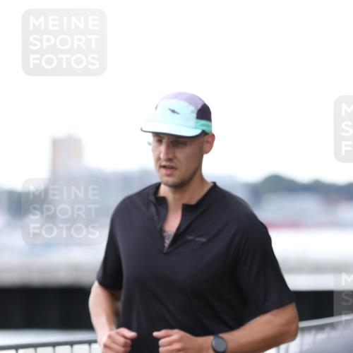 16.08.2026 - KN Förde Triathlon 2026 Antke Förster http://msf.ph/oto/9999100 16.08.2026 13:39:58 Laufen  meine-sportfotos.de