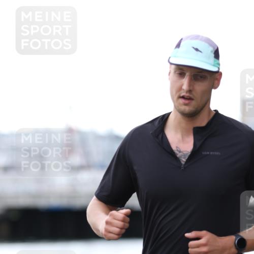 16.08.2026 - KN Förde Triathlon 2026 Antke Förster http://msf.ph/oto/9999101 16.08.2026 13:39:59 Laufen  meine-sportfotos.de