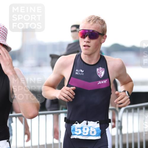 16.08.2026 - KN Förde Triathlon 2026 Antke Förster http://msf.ph/oto/9999111 16.08.2026 13:40:09 Laufen  meine-sportfotos.de