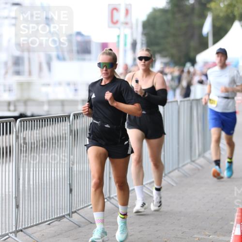 16.08.2026 - KN Förde Triathlon 2026 Antke Förster http://msf.ph/oto/9999172 16.08.2026 13:41:09 Laufen  meine-sportfotos.de