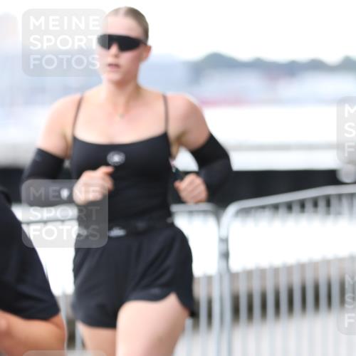 16.08.2026 - KN Förde Triathlon 2026 Antke Förster http://msf.ph/oto/9999180 16.08.2026 13:41:13 Laufen  meine-sportfotos.de