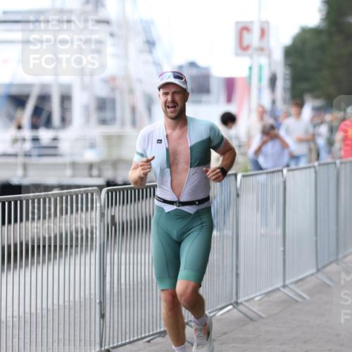 16.08.2026 - KN Förde Triathlon 2026 Antke Förster http://msf.ph/oto/9999224 16.08.2026 13:42:21 Laufen  meine-sportfotos.de