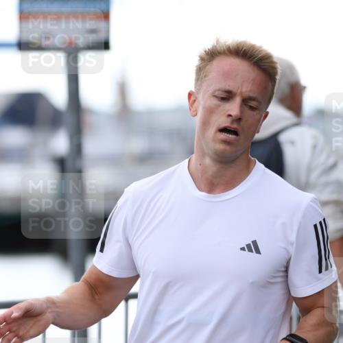 16.08.2026 - KN Förde Triathlon 2026 Antke Förster http://msf.ph/oto/9999279 16.08.2026 13:43:27 Laufen  meine-sportfotos.de