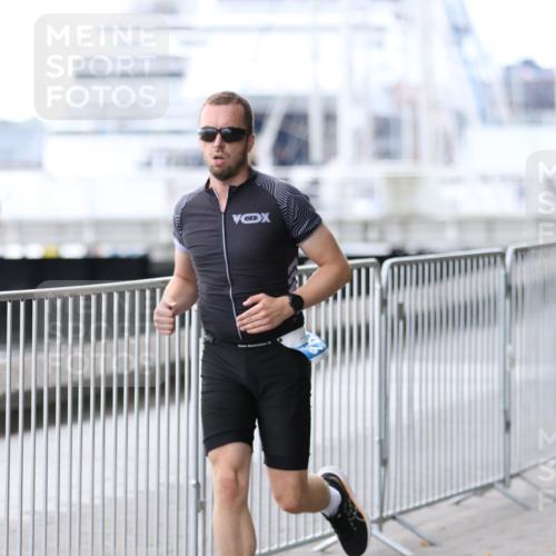 16.08.2026 - KN Förde Triathlon 2026 Antke Förster http://msf.ph/oto/9999282 16.08.2026 13:43:31 Laufen  meine-sportfotos.de