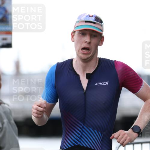 16.08.2026 - KN Förde Triathlon 2026 Antke Förster http://msf.ph/oto/9999287 16.08.2026 13:43:37 Laufen  meine-sportfotos.de