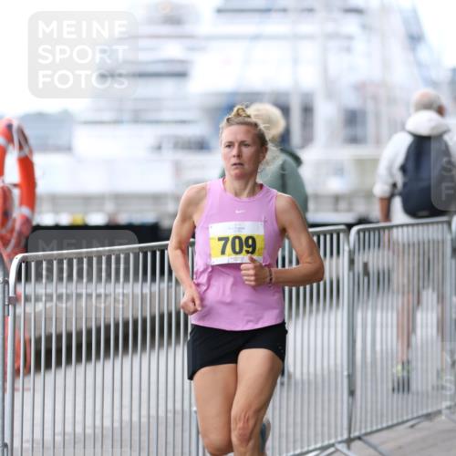 16.08.2026 - KN Förde Triathlon 2026 Antke Förster http://msf.ph/oto/9999290 16.08.2026 13:43:42 Laufen  meine-sportfotos.de
