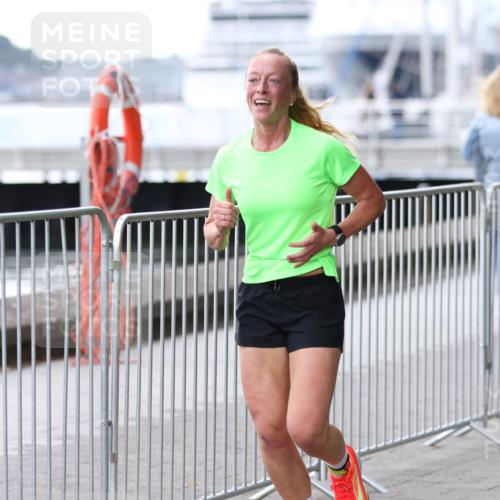 16.08.2026 - KN Förde Triathlon 2026 Antke Förster http://msf.ph/oto/9999298 16.08.2026 13:43:54 Laufen  meine-sportfotos.de