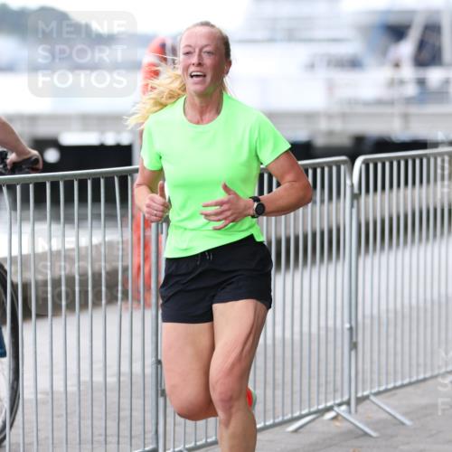 16.08.2026 - KN Förde Triathlon 2026 Antke Förster http://msf.ph/oto/9999299 16.08.2026 13:43:54 Laufen  meine-sportfotos.de