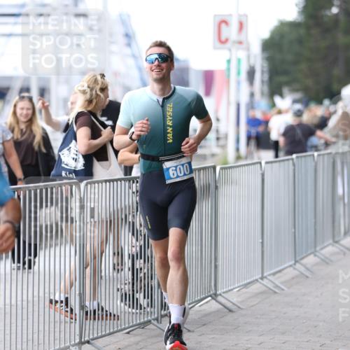 16.08.2026 - KN Förde Triathlon 2026 Antke Förster http://msf.ph/oto/9999326 16.08.2026 13:44:20 Laufen  meine-sportfotos.de