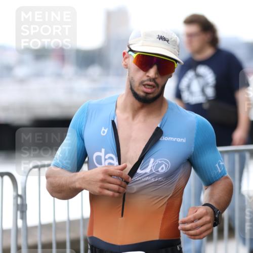 16.08.2026 - KN Förde Triathlon 2026 Antke Förster http://msf.ph/oto/9999328 16.08.2026 13:44:21 Laufen  meine-sportfotos.de