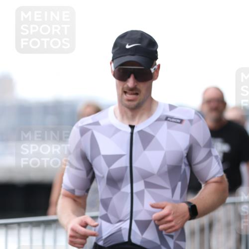 16.08.2026 - KN Förde Triathlon 2026 Antke Förster http://msf.ph/oto/9999335 16.08.2026 13:44:30 Laufen  meine-sportfotos.de