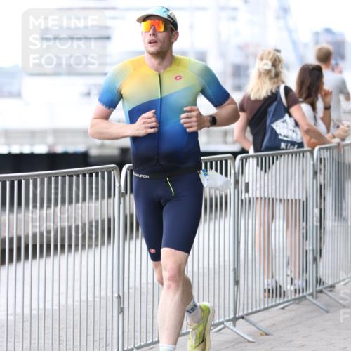 16.08.2026 - KN Förde Triathlon 2026 Antke Förster http://msf.ph/oto/9999340 16.08.2026 13:44:39 Laufen  meine-sportfotos.de
