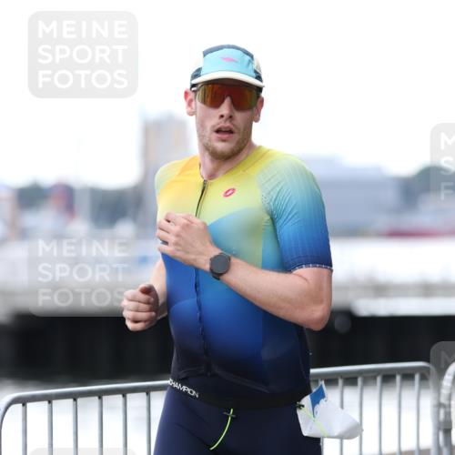 16.08.2026 - KN Förde Triathlon 2026 Antke Förster http://msf.ph/oto/9999343 16.08.2026 13:44:41 Laufen  meine-sportfotos.de