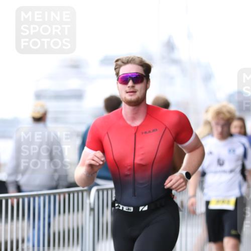 16.08.2026 - KN Förde Triathlon 2026 Antke Förster http://msf.ph/oto/9999358 16.08.2026 13:44:56 Laufen  meine-sportfotos.de