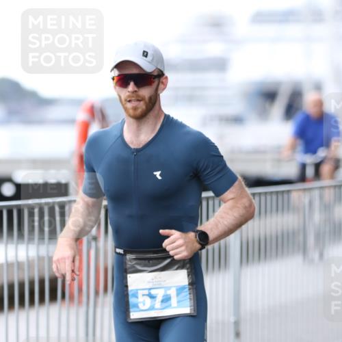 16.08.2026 - KN Förde Triathlon 2026 Antke Förster http://msf.ph/oto/9999363 16.08.2026 13:45:01 Laufen  meine-sportfotos.de