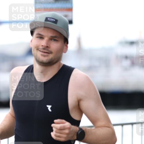 16.08.2026 - KN Förde Triathlon 2026 Antke Förster http://msf.ph/oto/9999372 16.08.2026 13:45:09 Laufen  meine-sportfotos.de