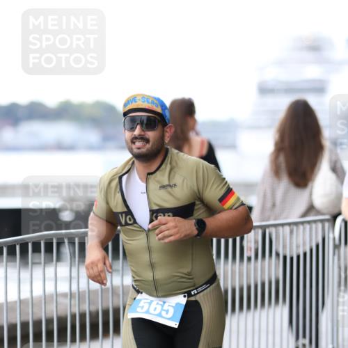 16.08.2026 - KN Förde Triathlon 2026 Antke Förster http://msf.ph/oto/9999377 16.08.2026 13:45:15 Laufen  meine-sportfotos.de