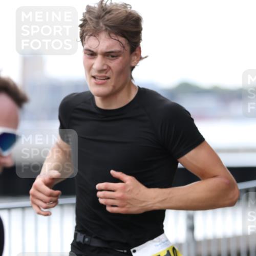 16.08.2026 - KN Förde Triathlon 2026 Antke Förster http://msf.ph/oto/9999388 16.08.2026 13:45:32 Laufen  meine-sportfotos.de