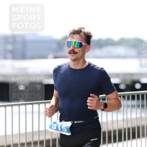 16.08.2026 - KN Förde Triathlon 2026 Antke Förster http://msf.ph/oto/9999411 16.08.2026 13:45:56 Laufen  meine-sportfotos.de