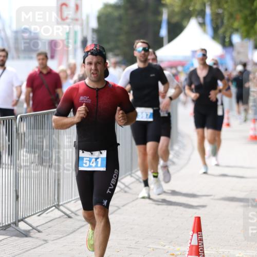 16.08.2026 - KN Förde Triathlon 2026 Antke Förster http://msf.ph/oto/9999419 16.08.2026 13:46:05 Laufen  meine-sportfotos.de