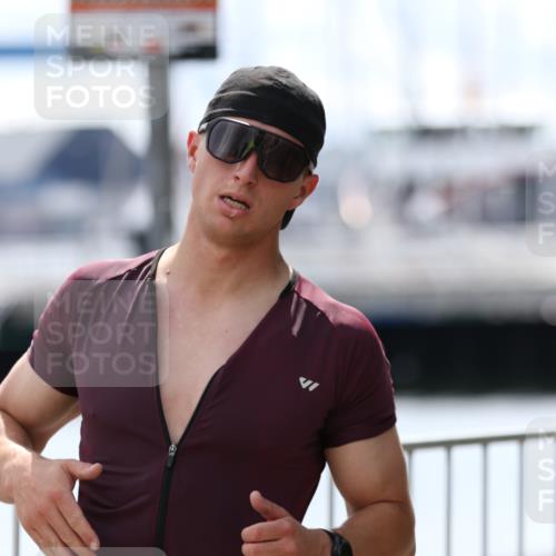 16.08.2026 - KN Förde Triathlon 2026 Antke Förster http://msf.ph/oto/9999451 16.08.2026 13:46:53 Laufen  meine-sportfotos.de