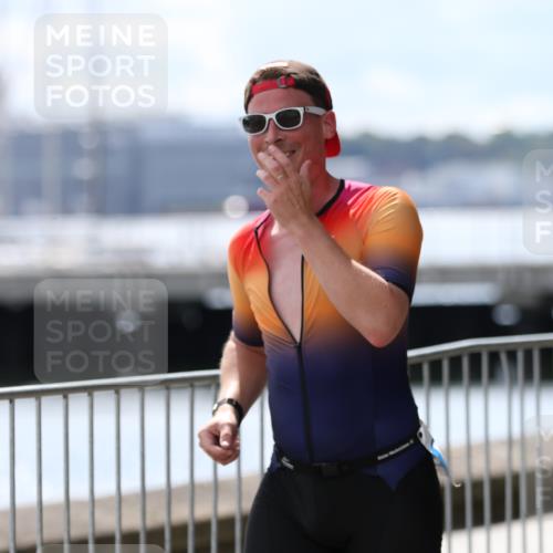 16.08.2026 - KN Förde Triathlon 2026 Antke Förster http://msf.ph/oto/9999457 16.08.2026 13:47:05 Laufen  meine-sportfotos.de